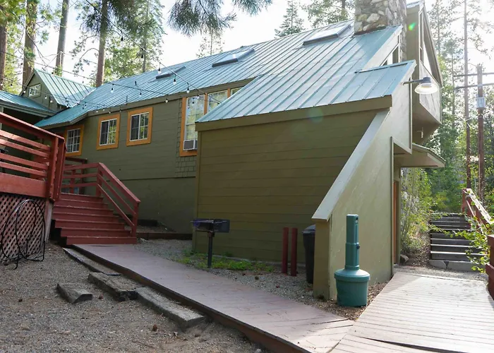 Multi-Family Mountain Getaway